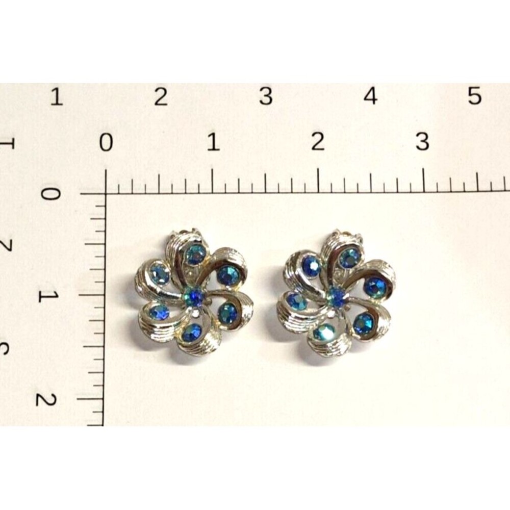 Vtg Unsigned Clip On Earrings Silver Tone Swirl Pinwheel Borealis Blue Rhinsesto